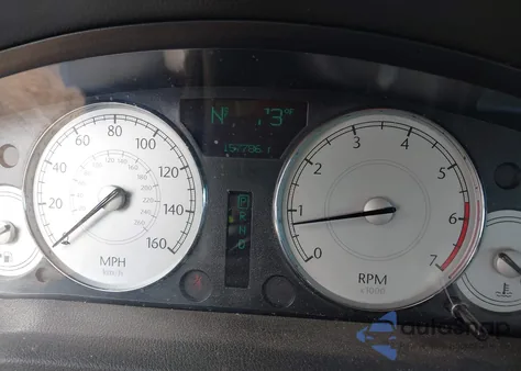 2005 Chrysler 300C z USA, uszkodzony, nr VIN 2C3JA63H65H577256